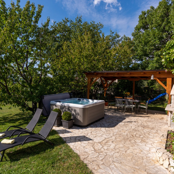 House Iva Istria, House Iva with pool and jacuzzi, Vranja, Istria, Croatia Lupoglav