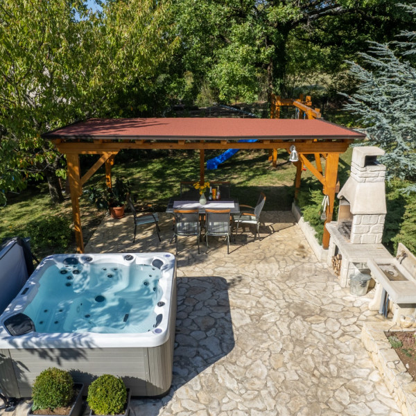 House Iva Istria, House Iva with pool and jacuzzi, Vranja, Istria, Croatia Lupoglav